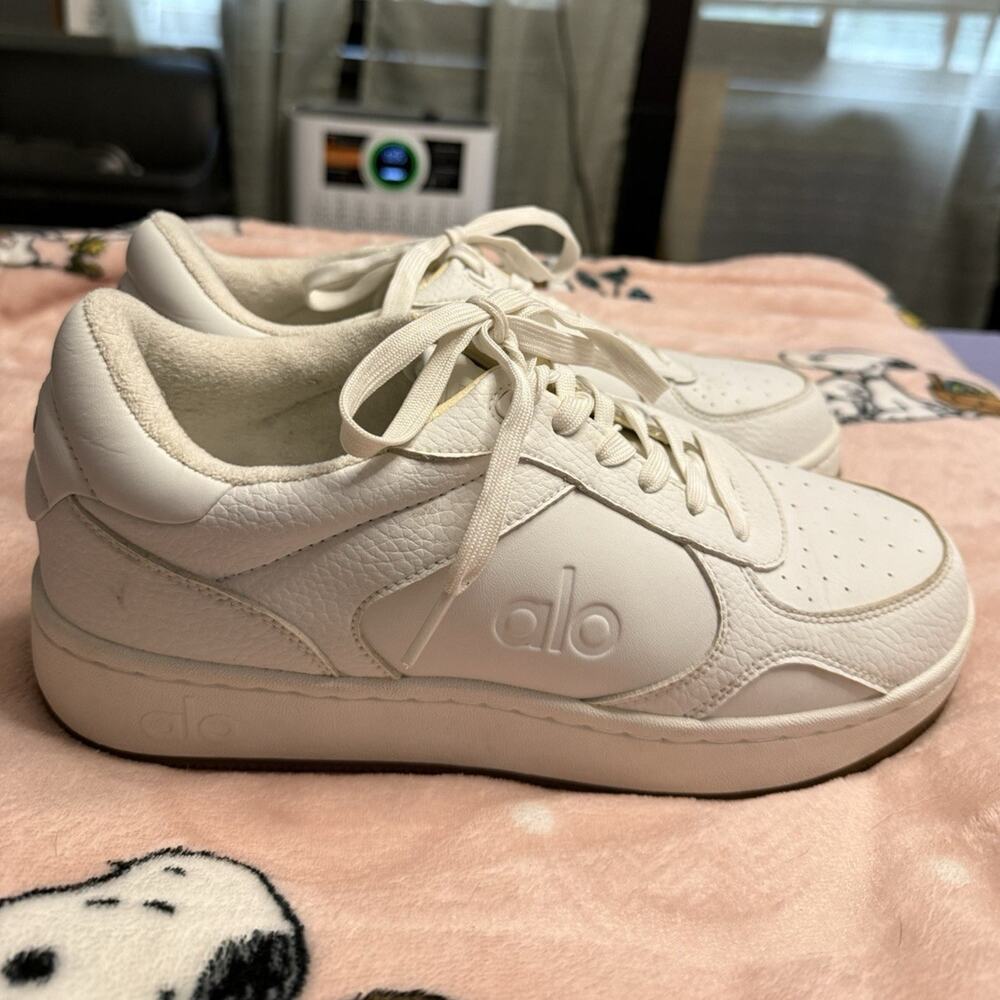 Alo Men's White Solid Low Top Lace-Up Athletic Sneakers Rubber Outsole
